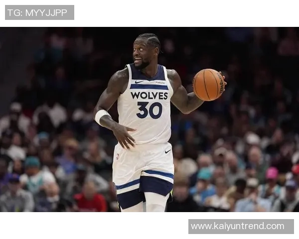 兰德尔全场狂砍32分10篮板6助攻带领球队大胜对手展现统治力