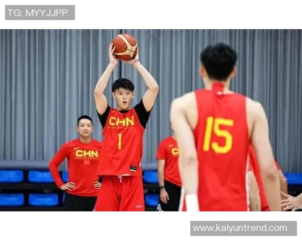 曾凡博强调团队协作的重要性每位球员都需与核心球员紧密配合 曾凡博强调团队协作的重要性每位球员都需与核心球员紧密配合